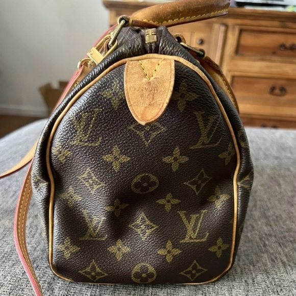 Louis Vuitton Vintage Handbag - Picture 3 of 10